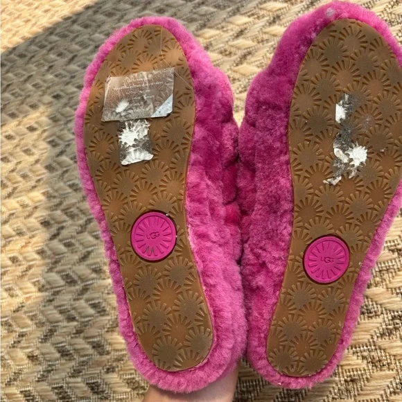 UGG Women's Fluffy Pink Slippers - Picture 6 of 6